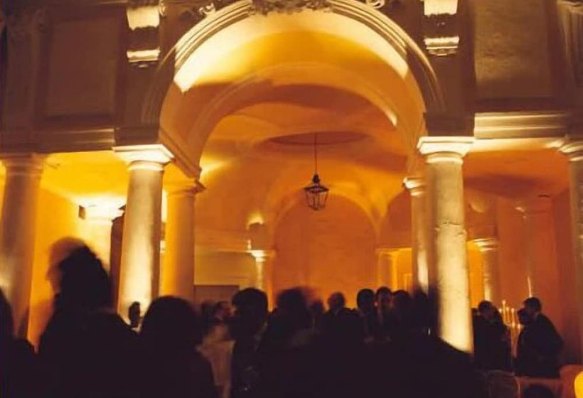 تختخواب و صبحانه Palazzo Tucci Residenza D'epoca