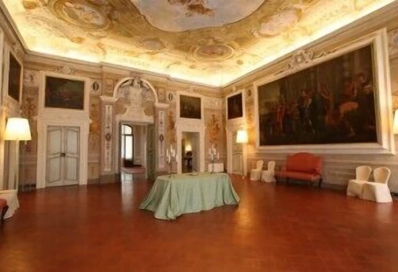 تختخواب و صبحانه Palazzo Tucci Residenza D'epoca