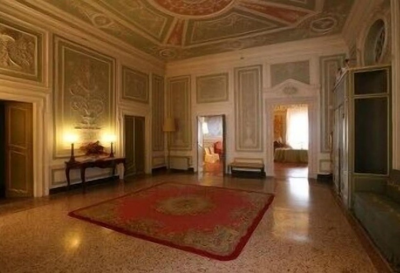 تختخواب و صبحانه Palazzo Tucci Residenza D'epoca