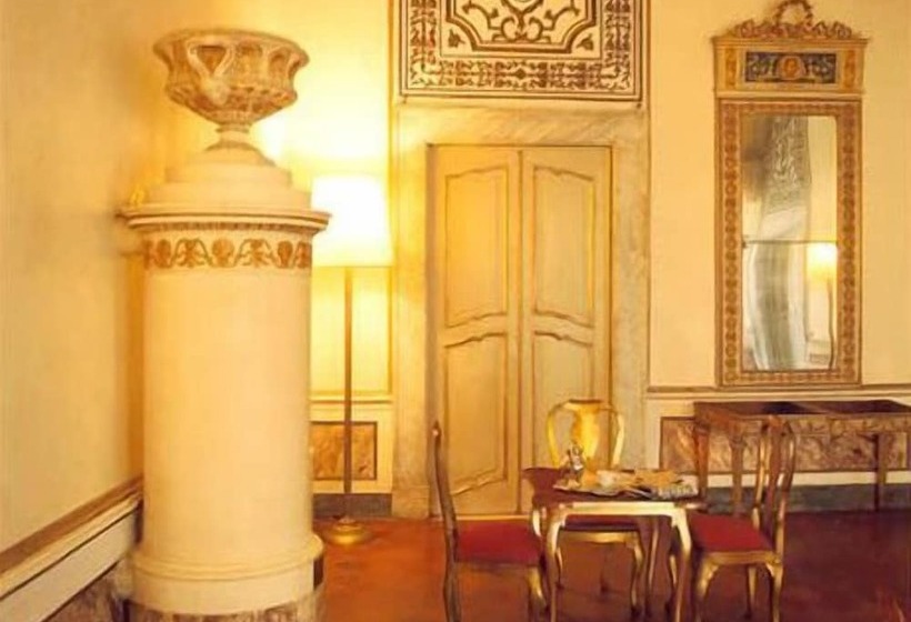 تختخواب و صبحانه Palazzo Tucci Residenza D'epoca