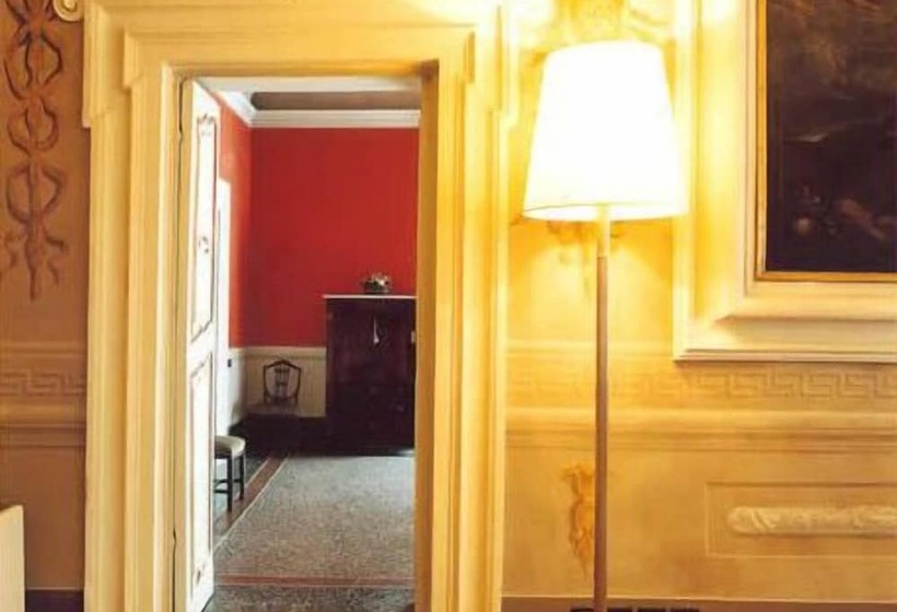 تختخواب و صبحانه Palazzo Tucci Residenza D'epoca