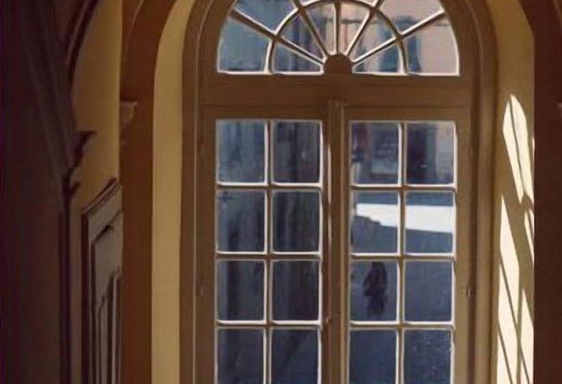 تختخواب و صبحانه Palazzo Tucci Residenza D'epoca