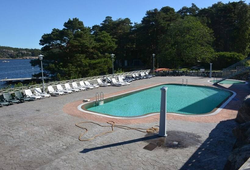 Vandrarhem, Hostel In Hällestrand Semesterby