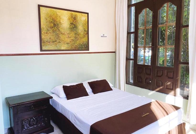 הוסטל Luna Nueva Boutique