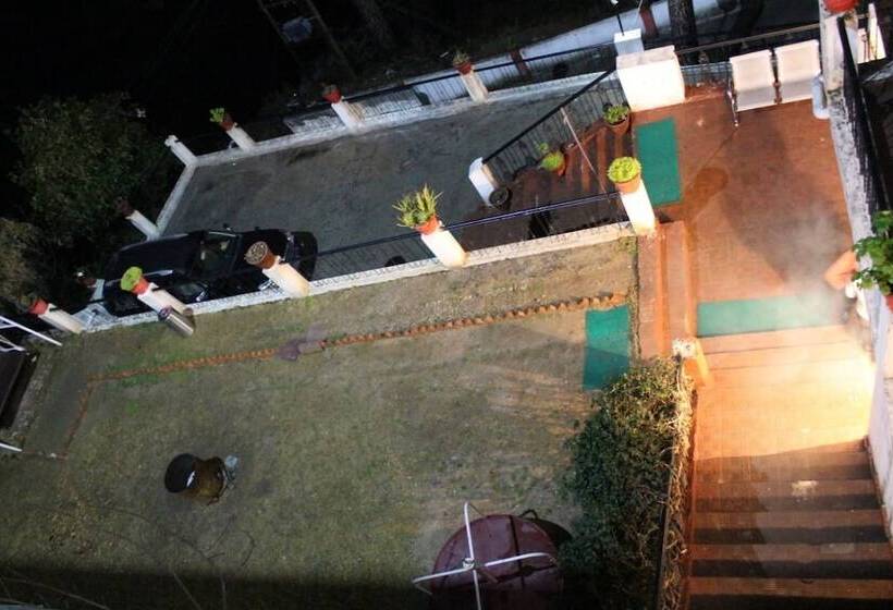 ホテル Beyond Stay Oaktel Nainital