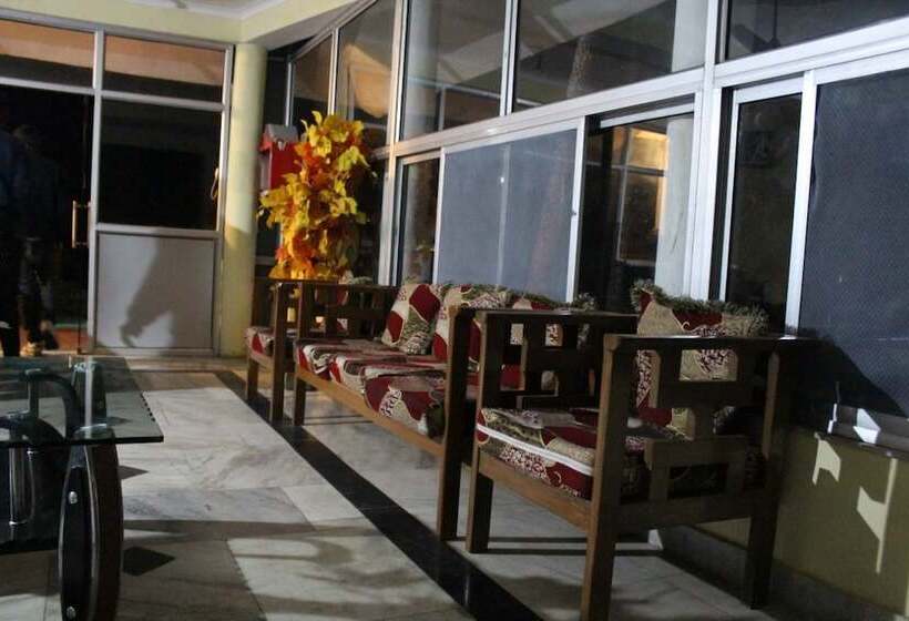 ホテル Beyond Stay Oaktel Nainital