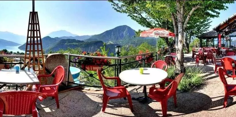 Hotelli Camping La Viste