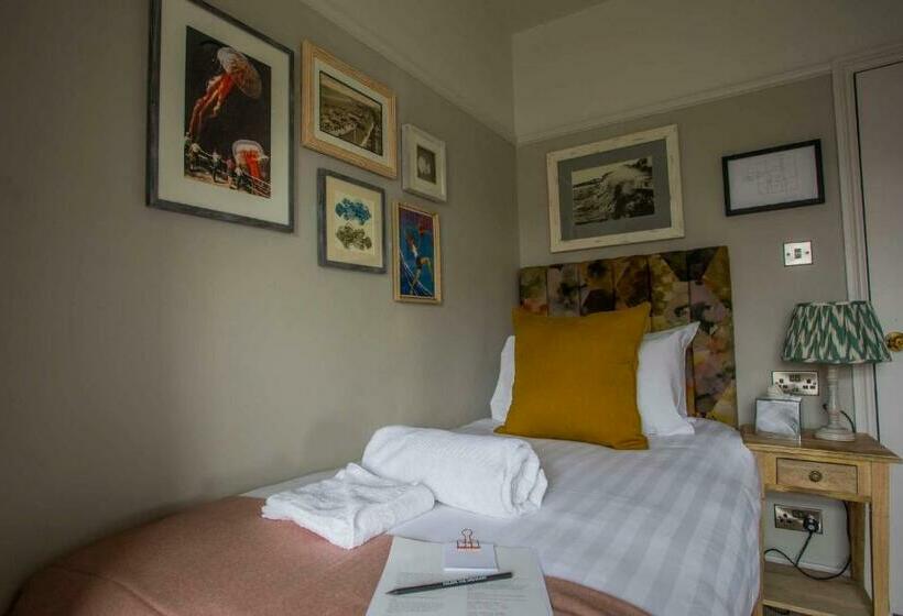 فندق Dunstan House