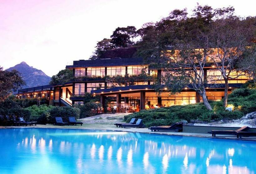 Hotel Heritance Kandalama
