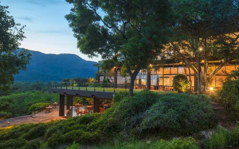 Hotel Heritance Kandalama