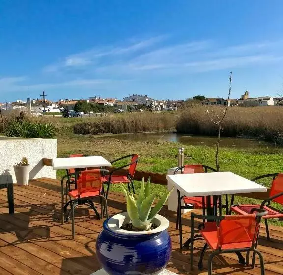 Hotelli Le Maset En Camargue