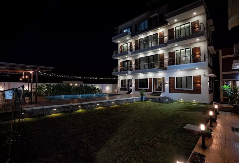 ホテル Lotus The Lake View Resort