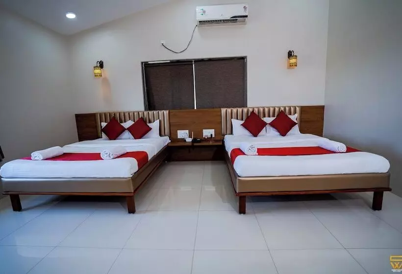 ホテル Lotus The Lake View Resort