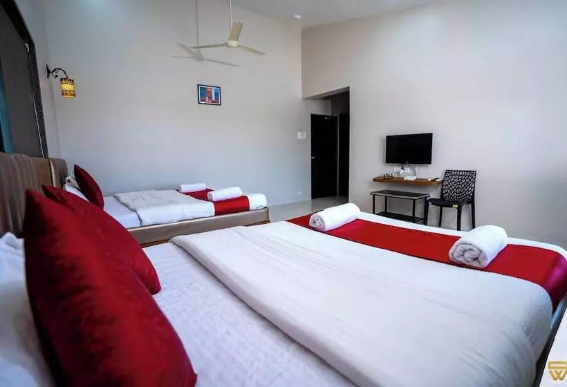 ホテル Lotus The Lake View Resort