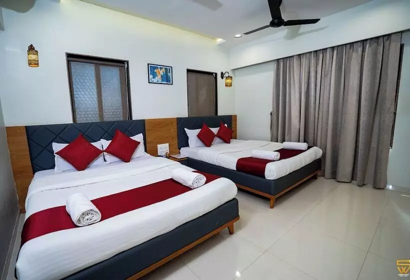 ホテル Lotus The Lake View Resort