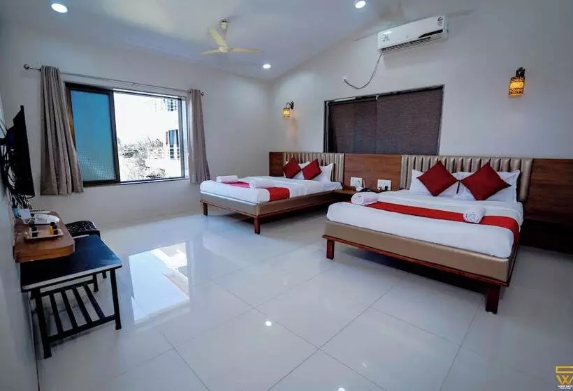 ホテル Lotus The Lake View Resort