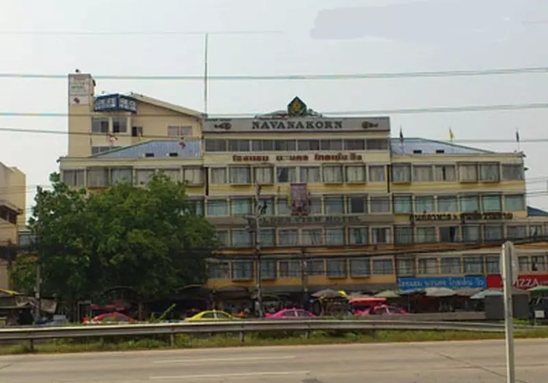 Hotelli Navanakorn Golden View