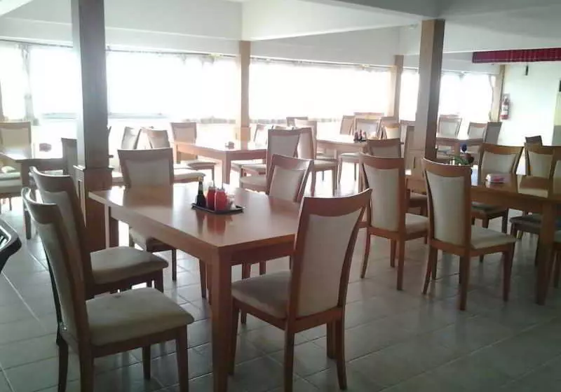 Hotelli Navanakorn Golden View