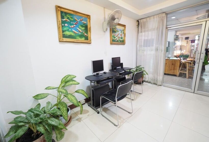 בית מלון כפרי Navanakorn Golden View