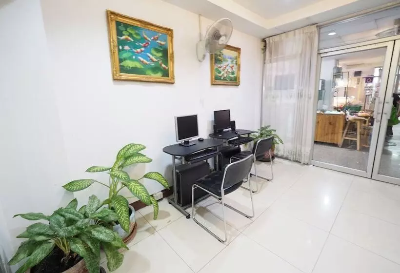 Hotelli Navanakorn Golden View