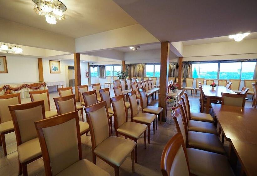 בית מלון כפרי Navanakorn Golden View