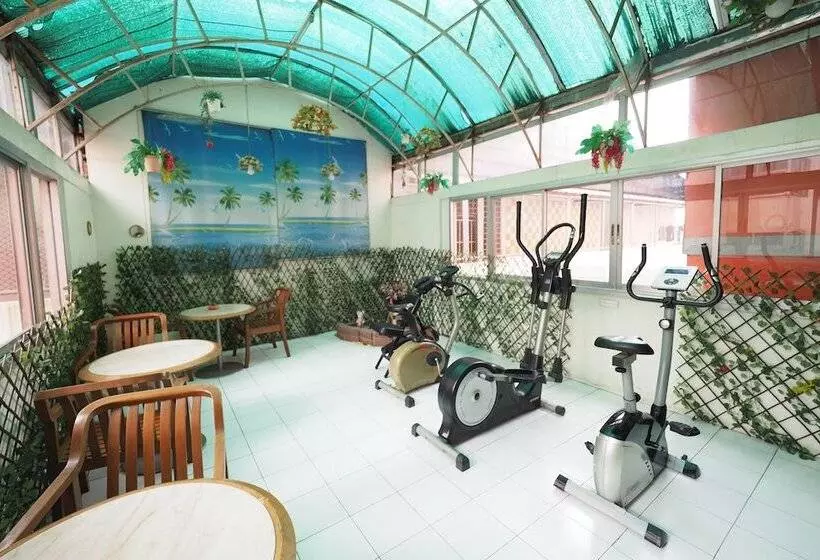 Hotelli Navanakorn Golden View