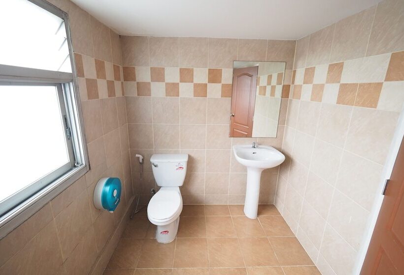 בית מלון כפרי Navanakorn Golden View