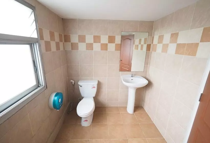 Hotelli Navanakorn Golden View