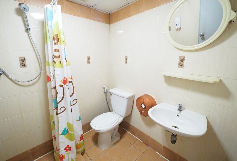 בית מלון כפרי Navanakorn Golden View