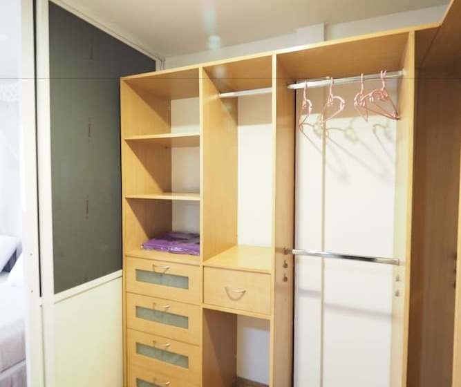 בית מלון כפרי Navanakorn Golden View