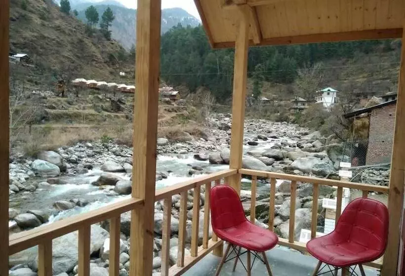 ホテル Offbeat Abodes  Tirthan Valley