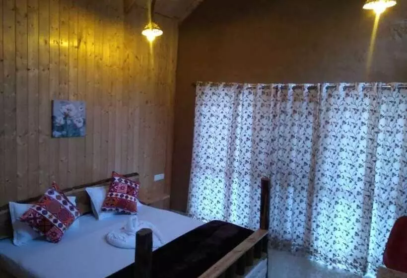 ホテル Offbeat Abodes  Tirthan Valley