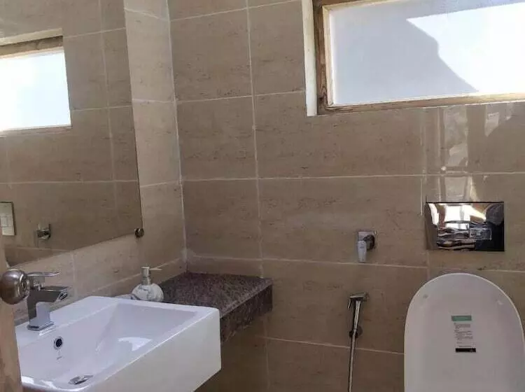 ホテル Offbeat Abodes  Tirthan Valley