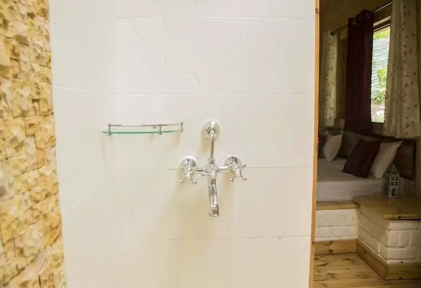 ホテル Offbeat Abodes  Tirthan Valley