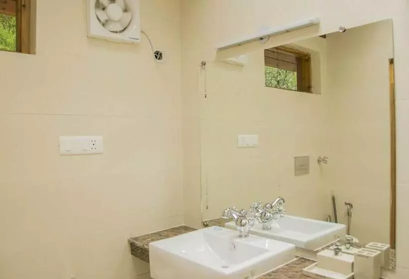 ホテル Offbeat Abodes  Tirthan Valley