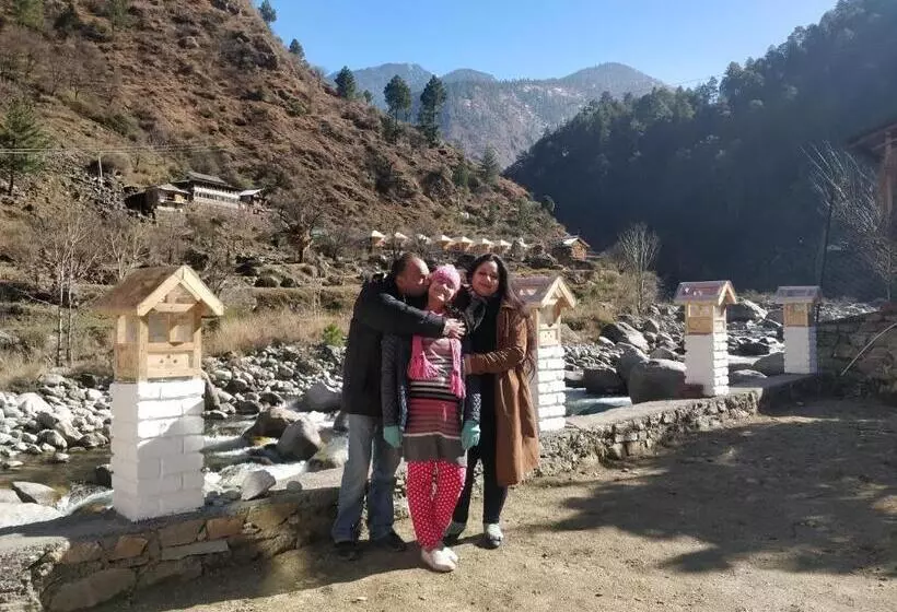 ホテル Offbeat Abodes  Tirthan Valley