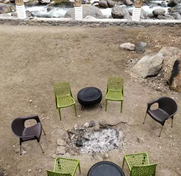 ホテル Offbeat Abodes  Tirthan Valley