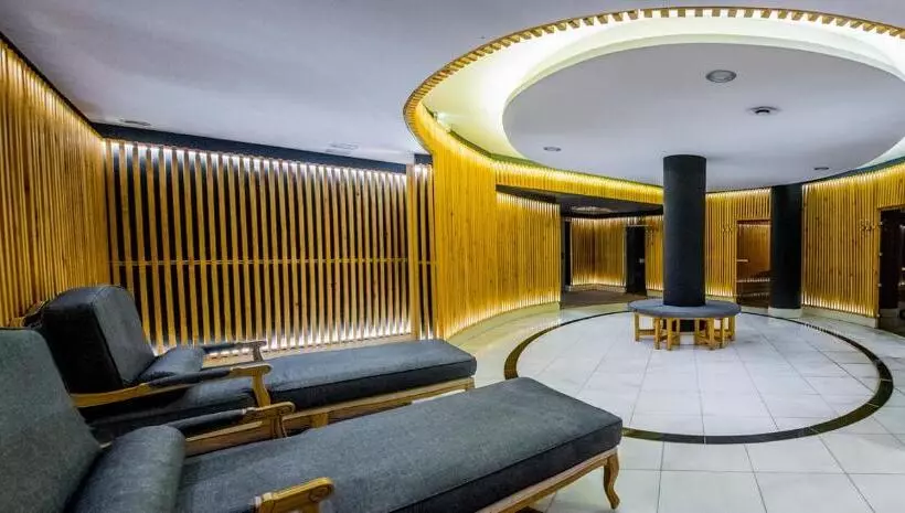 Hotelli Palac Staniszow