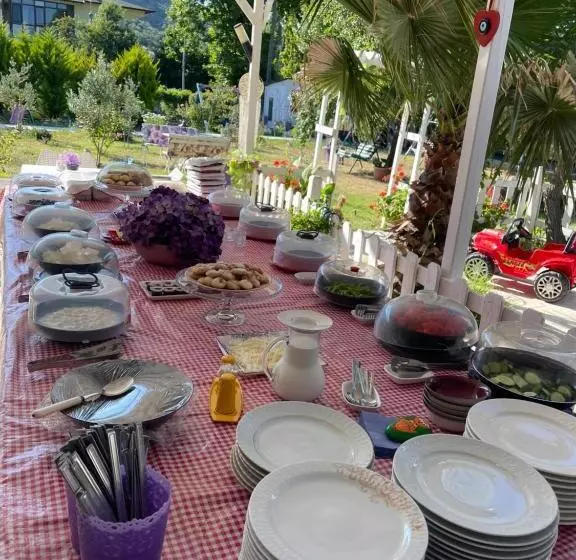 ベッドアンドブレックファースト Adasu Otel