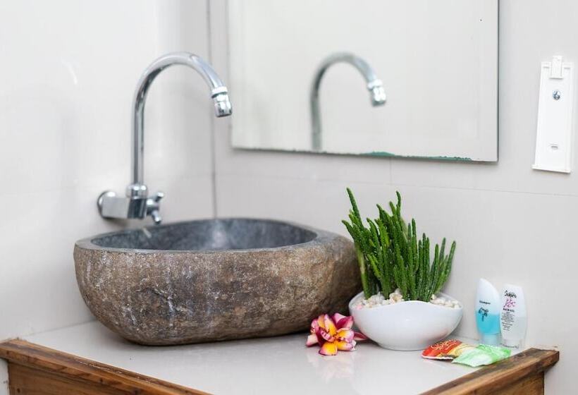 住宿加早餐 Arjuna Bungalow