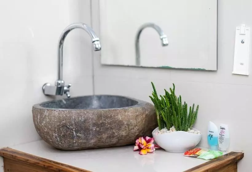 Aamiaismajoitus (B&B) Arjuna Bungalow