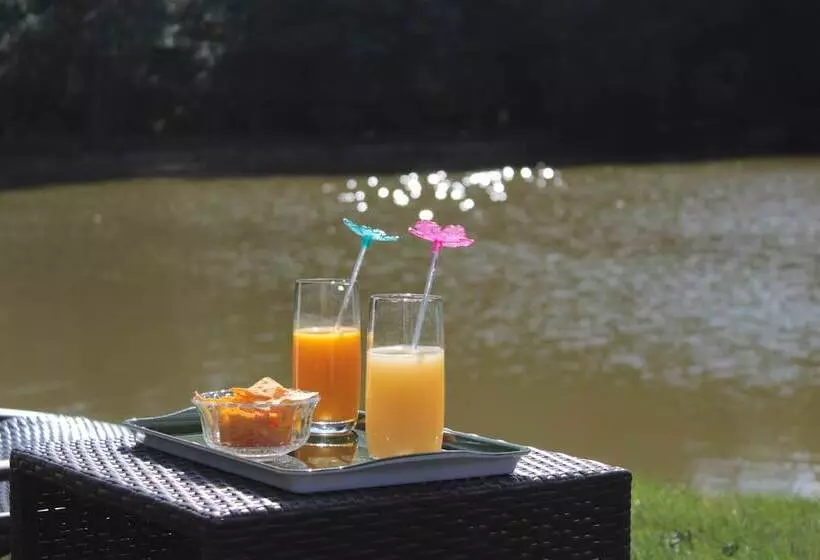 Aamiaismajoitus (B&B) Chateau De La Chasse Beauvais