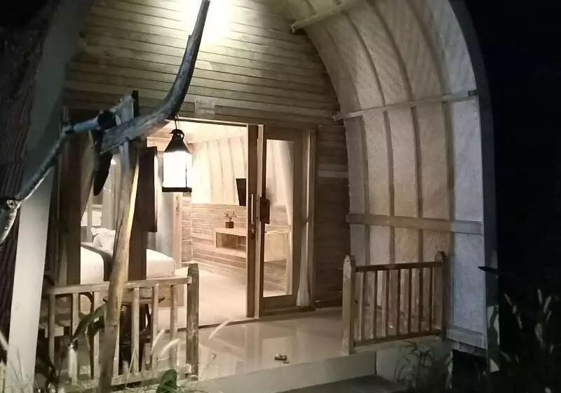 Aamiaismajoitus (B&B) Kompyang Cottage