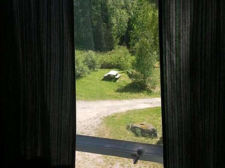 فندق صغير B&b Gillhov & Camping