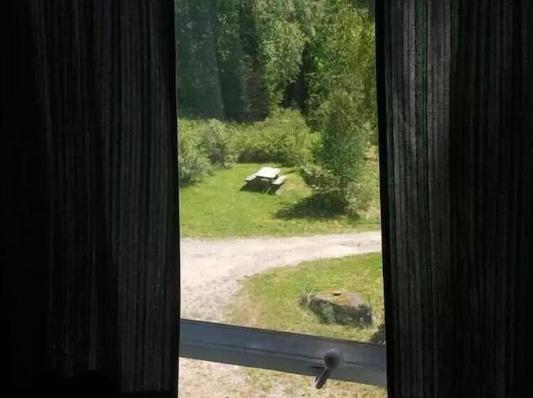 Retkeilymaja B&b Gillhov & Camping