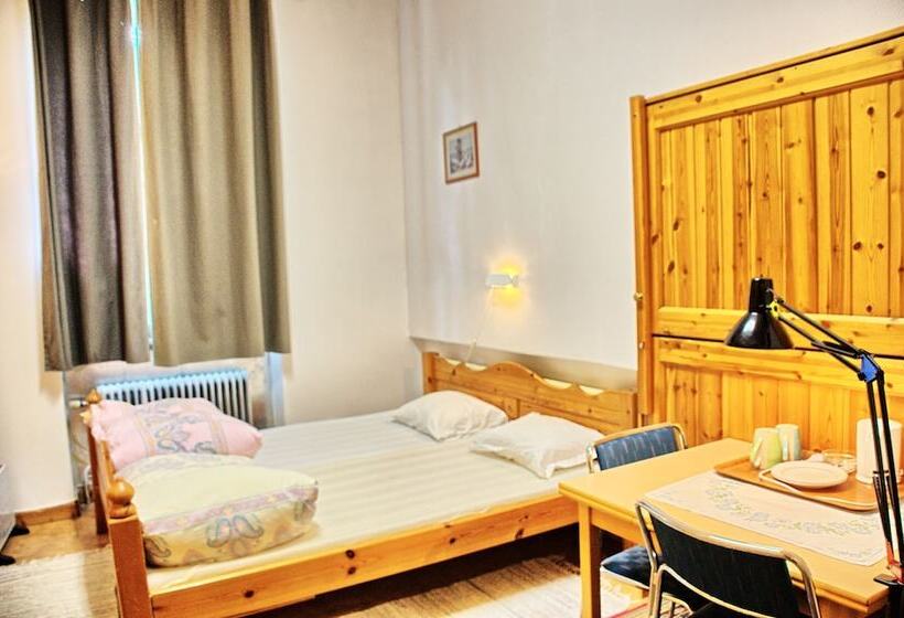 فندق صغير B&b Gillhov & Camping