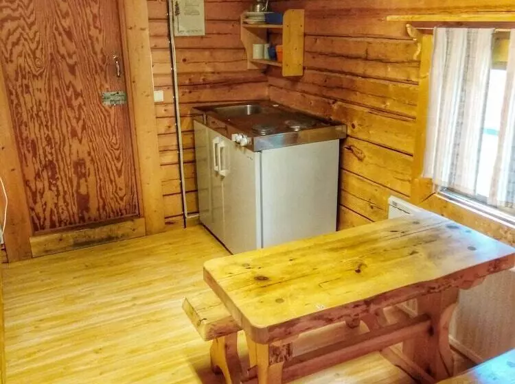 Retkeilymaja B&b Gillhov & Camping