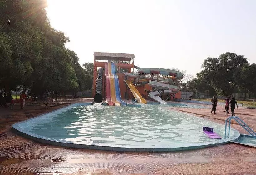 ホテル Aamrapaali Water Park By Oyo Rooms