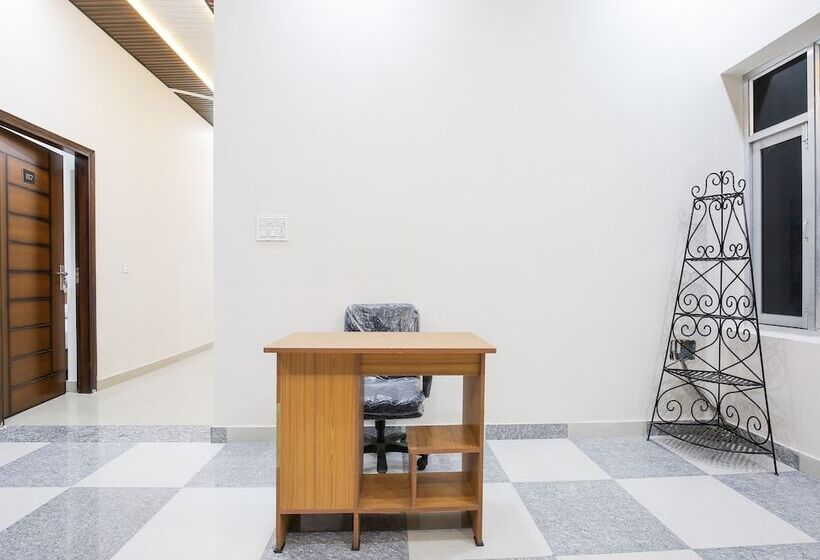 호텔 Goldenland By Oyo Rooms