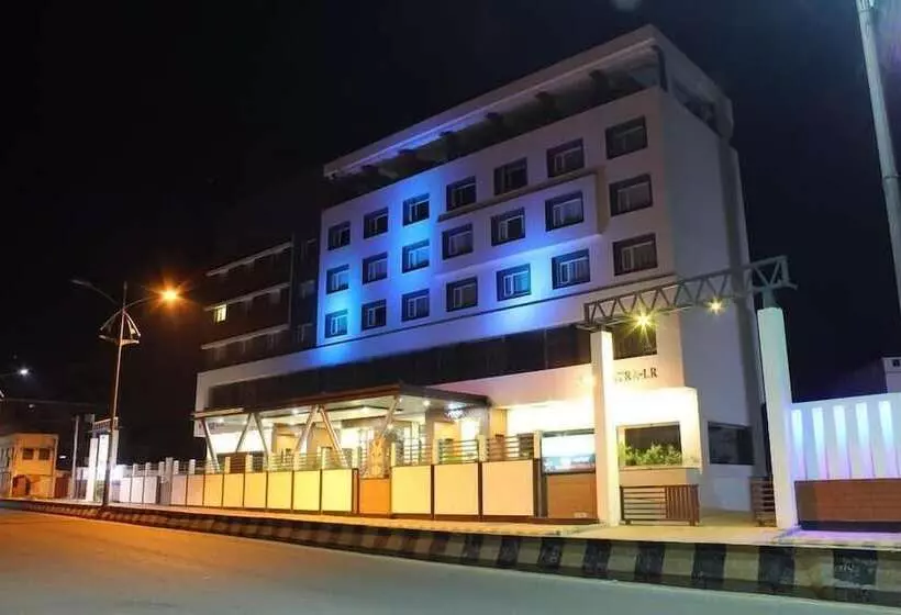 ホテル Iroomz Nakshatralr